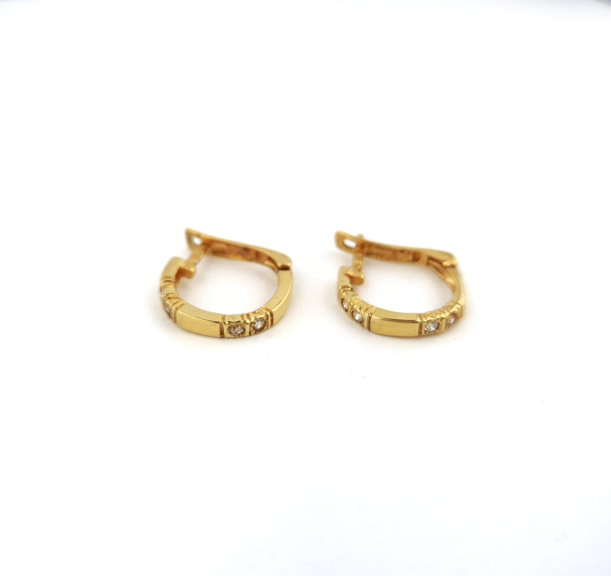 Kolczyki z cyrkoniami, oryginalne zdjęcie z salonu